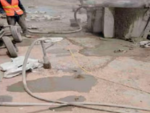 钦南水泥混凝土路面板底注浆技术 路面脱空注浆整治方案